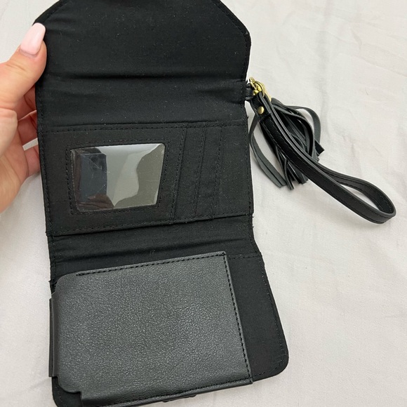 Guess wallet wristlets - Picture 4 of 6